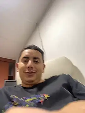 DanielGomez9 online show from February 22, 2025, 12:16 am