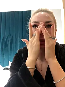 Snapshot of Russian_Ava chatting on October 15, 2025, 6:33 am Russian Ava online show from October 15, 2025, 6:33 am