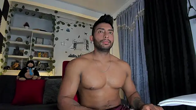 Snapshot of Couple_muscle1 chatting on September 14, 2025, 10:21 pm Couple muscle1 online show from September 14, 2025, 10:21 pm