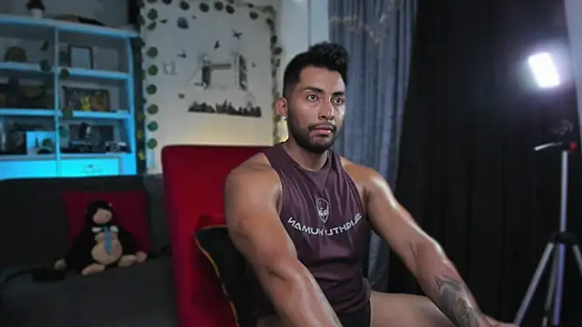 Snapshot of Couple_muscle1 chatting on October 20, 2025, 8:53 pm Couple muscle1 online show from October 20, 2025, 8:53 pm