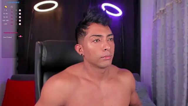 Snapshot of Couple_muscle1 chatting on February 11, 2025, 3:18 pm Couple muscle1 online show from February 11, 2025, 3:18 pm