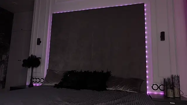 Snapshot of mila_blvck chatting on September 25, 2025, 2:23 pm mila blvck online show from September 25, 2025, 2:23 pm