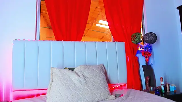 Snapshot of caro_lyne_ chatting on September 25, 2025, 5:08 pm caro lyne online show from September 25, 2025, 5:08 pm