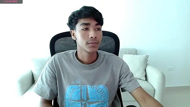 Snapshot of Tyler_prince chatting on November 17, 2025, 8:46 pm Tyler prince online show from November 17, 2025, 8:46 pm