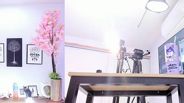 Snapshot of Siouxsie_cenobite chatting on October 31, 2025, 11:29 am Siouxsie cenobite online show from October 31, 2025, 11:29 am