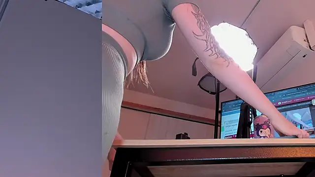 Siouxsie cenobite online show from April 19, 2026, 11:11 am