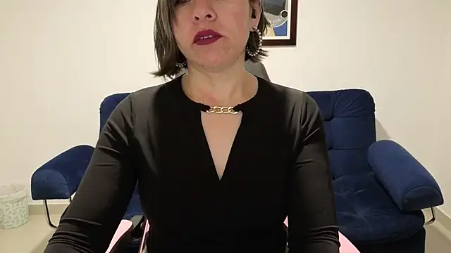 Snapshot of Lady_breaks_hearts chatting on December 14, 2025, 10:32 am Lady breaks hearts online show from December 14, 2025, 10:32 am