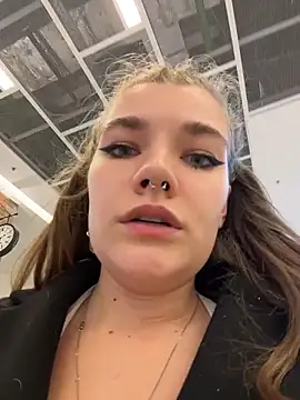 Snapshot of Holy_Tereza chatting on April 21, 2026, 4:02 pm Holy Tereza online show from April 21, 2026, 4:02 pm