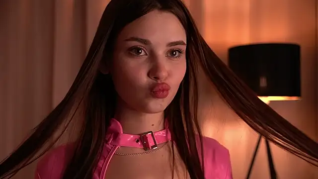 Snapshot of CarmenMoore26 chatting on December 2, 2024, 10:40 pm CarmenMoore26 online show from December 2, 2024, 10:40 pm