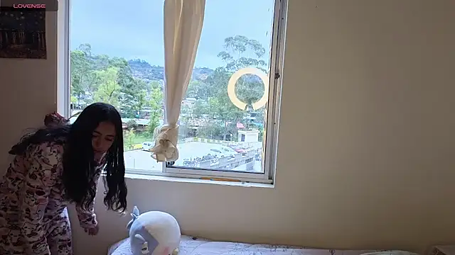 Snapshot of ViolettaSummer chatting on October 10, 2025, 1:34 pm ViolettaSummer online show from October 10, 2025, 1:34 pm