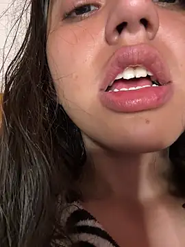 ViolettaSummer online show from April 5, 2026, 1:12 am