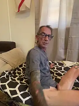 hhhorniee online show from December 20, 2025, 3:42 am