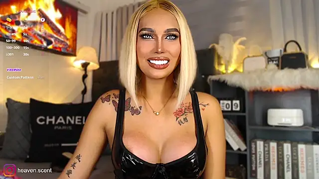 Snapshot of Angela_foxx chatting on February 9, 2025, 6:37 pm Angela foxx online show from February 9, 2025, 6:37 pm