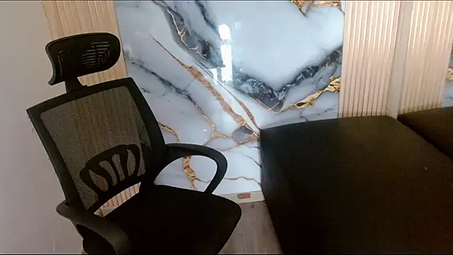 Snapshot of Dollbehavior_ chatting on October 2, 2025, 2:04 am Dollbehavior online show from October 2, 2025, 2:04 am