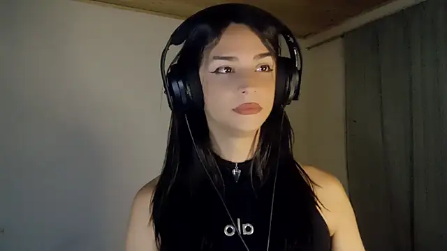 Snapshot of Dollbehavior_ chatting on November 28, 2025, 3:39 am Dollbehavior online show from November 28, 2025, 3:39 am