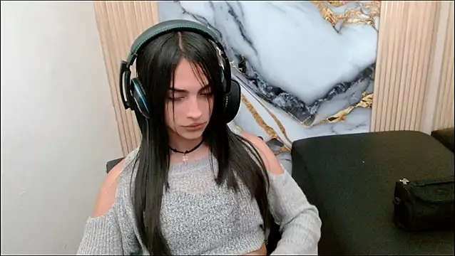 Snapshot of Dollbehavior_ chatting on September 15, 2025, 3:18 am Dollbehavior online show from September 15, 2025, 3:18 am