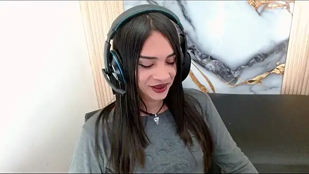 Snapshot of Dollbehavior_ chatting on September 12, 2025, 4:01 am Dollbehavior online show from September 12, 2025, 4:01 am