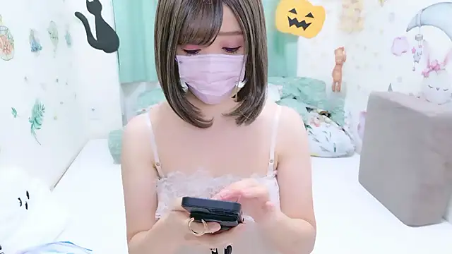 Snapshot of -YU- chatting on October 31, 2025, 5:31 pm -YU- online show from October 31, 2025, 5:31 pm