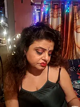 Snapshot of Maaya66 chatting on February 20, 2025, 6:03 pm Maaya66 online show from February 20, 2025, 6:03 pm