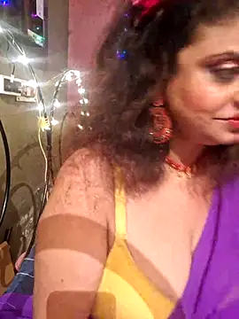 Snapshot of Maaya66 chatting on February 17, 2025, 9:43 pm Maaya66 online show from February 17, 2025, 9:43 pm