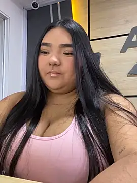 Snapshot of little_lissiee chatting on February 15, 2026, 3:00 pm little lissiee online show from February 15, 2026, 3:00 pm