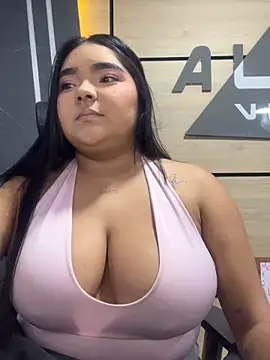 Snapshot of little_lissiee chatting on May 16, 2026, 8:41 pm little lissiee online show from May 16, 2026, 8:41 pm