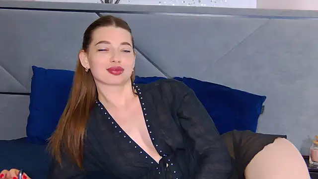 NicoleRosss online show from April 18, 2026, 2:19 pm