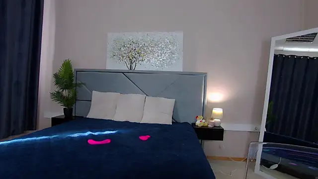 NicoleRosss online show from March 1, 2026, 9:20 am