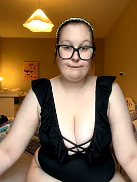 Misssmilf online show from November 9, 2025, 12:20 pm