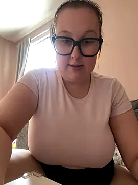 Misssmilf online show from November 20, 2025, 10:49 am
