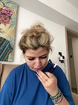 AllysonK online show from April 16, 2026, 10:16 am