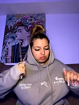 Snapshot of AllysonK chatting on October 22, 2025, 4:50 pm AllysonK online show from October 22, 2025, 4:50 pm