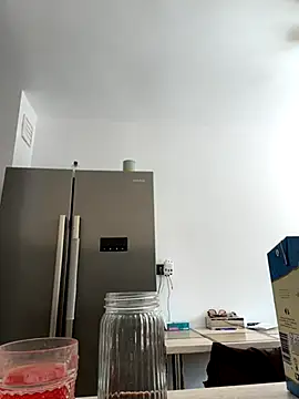 Snapshot of AllysonK chatting on September 25, 2025, 9:26 am AllysonK online show from September 25, 2025, 9:26 am