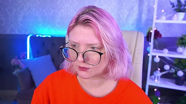 Snapshot of CoolTatis chatting on October 13, 2025, 7:10 am CoolTatis online show from October 13, 2025, 7:10 am