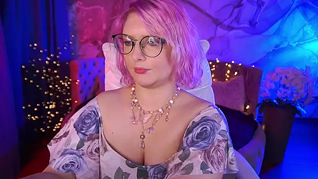 Snapshot of CoolTatis chatting on September 17, 2025, 1:13 pm CoolTatis online show from September 17, 2025, 1:13 pm