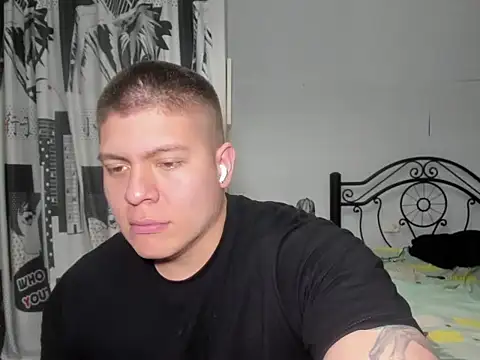 Snapshot of regan_jhonso chatting on December 21, 2025, 6:15 am regan jhonso online show from December 21, 2025, 6:15 am