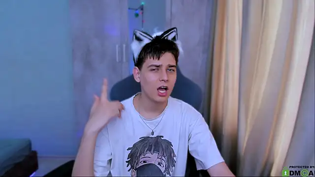 Snapshot of Foxicfu chatting on February 4, 2025, 6:46 am Foxicfu online show from February 4, 2025, 6:46 am