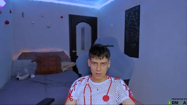 Snapshot of Foxicfu chatting on January 23, 2025, 11:48 am Foxicfu online show from January 23, 2025, 11:48 am