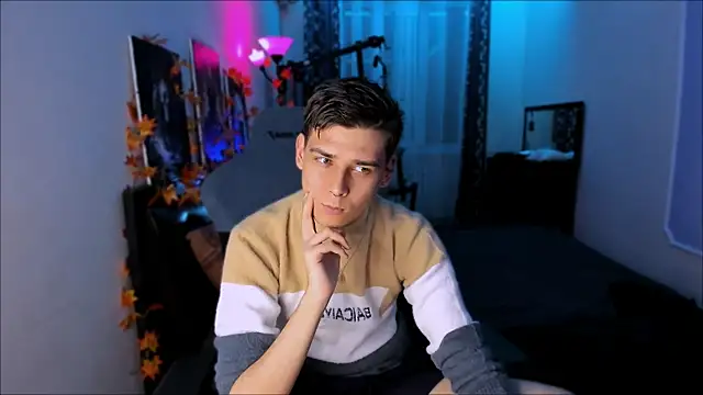 Snapshot of Foxicfu chatting on October 4, 2025, 3:57 pm Foxicfu online show from October 4, 2025, 3:57 pm