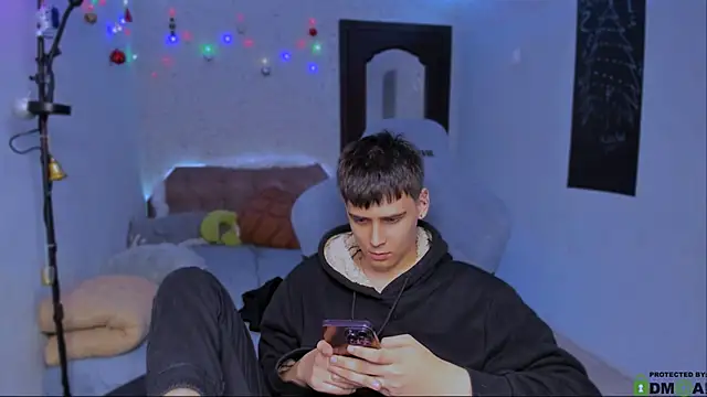 Snapshot of Foxicfu chatting on January 27, 2025, 4:33 pm Foxicfu online show from January 27, 2025, 4:33 pm