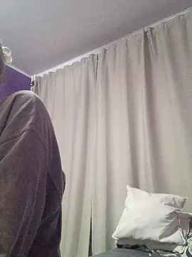 Snapshot of BritneyHudson chatting on November 26, 2025, 2:22 am BritneyHudson online show from November 26, 2025, 2:22 am