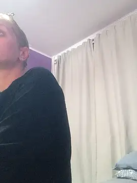 Snapshot of BritneyHudson chatting on December 3, 2025, 5:45 pm BritneyHudson online show from December 3, 2025, 5:45 pm