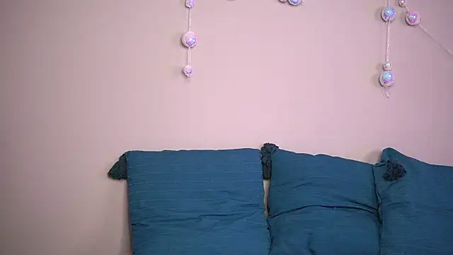 Snapshot of BritneyHudson chatting on December 15, 2025, 11:27 am BritneyHudson online show from December 15, 2025, 11:27 am