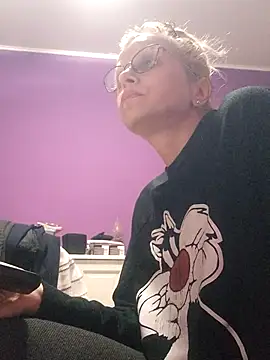 Snapshot of BritneyHudson chatting on October 23, 2025, 1:26 am BritneyHudson online show from October 23, 2025, 1:26 am