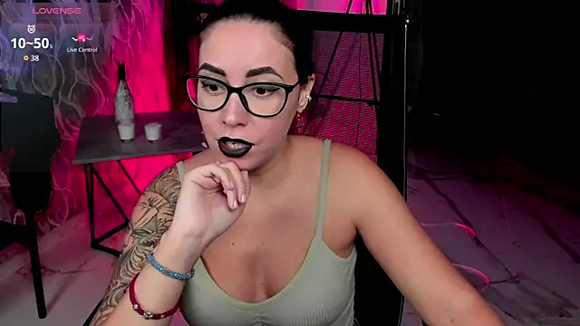 Snapshot of RitaSonnet chatting on October 12, 2025, 8:48 am RitaSonnet online show from October 12, 2025, 8:48 am