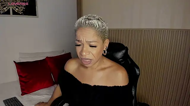 summer night  online show from April 18, 2026, 11:56 am