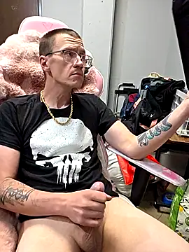 Snapshot of Hatchetwound6969 chatting on March 28, 2026, 5:30 am Hatchetwound6969 online show from March 28, 2026, 5:30 am