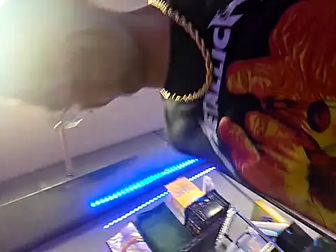 Snapshot of Hatchetwound6969 chatting on April 16, 2026, 8:04 am Hatchetwound6969 online show from April 16, 2026, 8:04 am