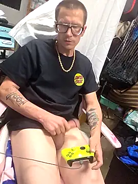 Snapshot of Hatchetwound6969 chatting on March 31, 2026, 10:39 am Hatchetwound6969 online show from March 31, 2026, 10:39 am