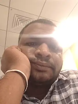 Snapshot of ITGuyhyd chatting on December 3, 2025, 1:21 pm ITGuyhyd online show from December 3, 2025, 1:21 pm